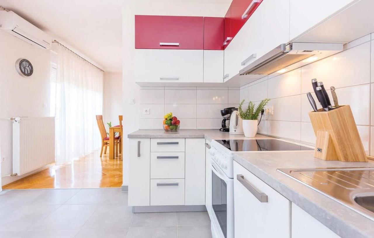 Big White Apartment Novi Vinodolski Ngoại thất bức ảnh