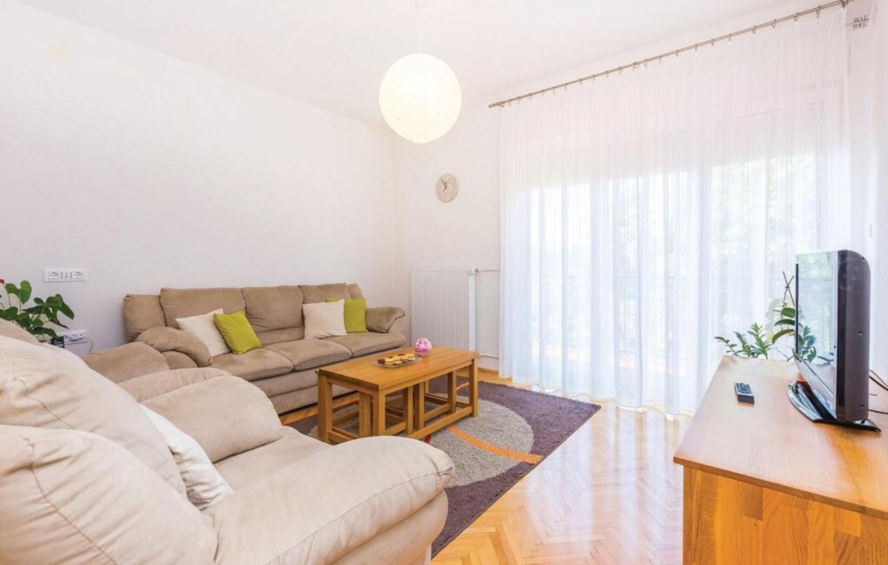 Big White Apartment Novi Vinodolski Ngoại thất bức ảnh